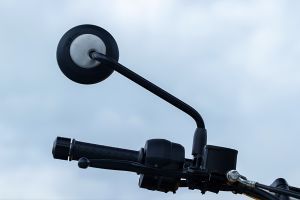 Rear View Mirror(Front View) of Model_