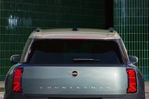 Rear WindShield Image of Countryman C
