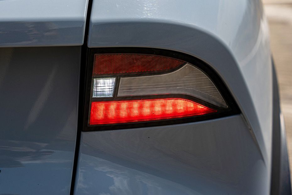 Reverse Lamp Image of VF6