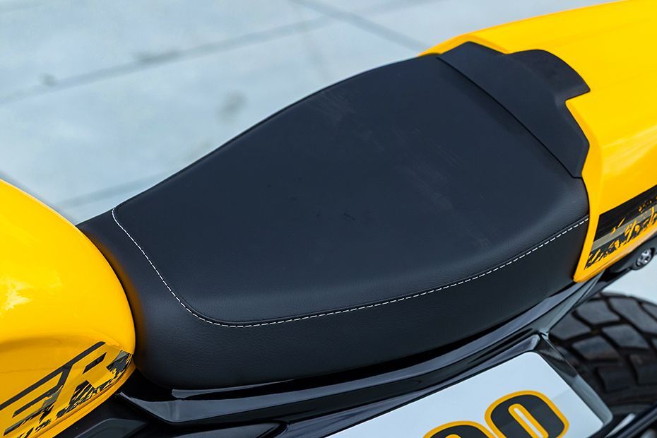 Rider Seat of Tracker 400