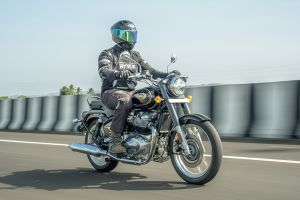 Riding: Front Right Quarter View of Bullet 650