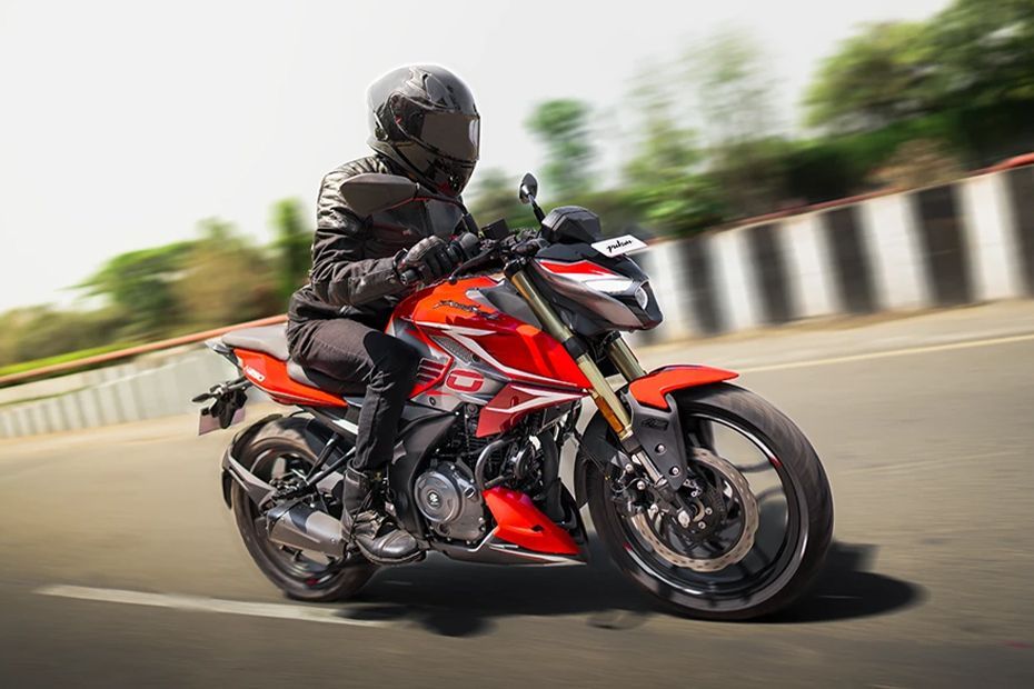 Riding: Front Right Quarter View of Pulsar N250