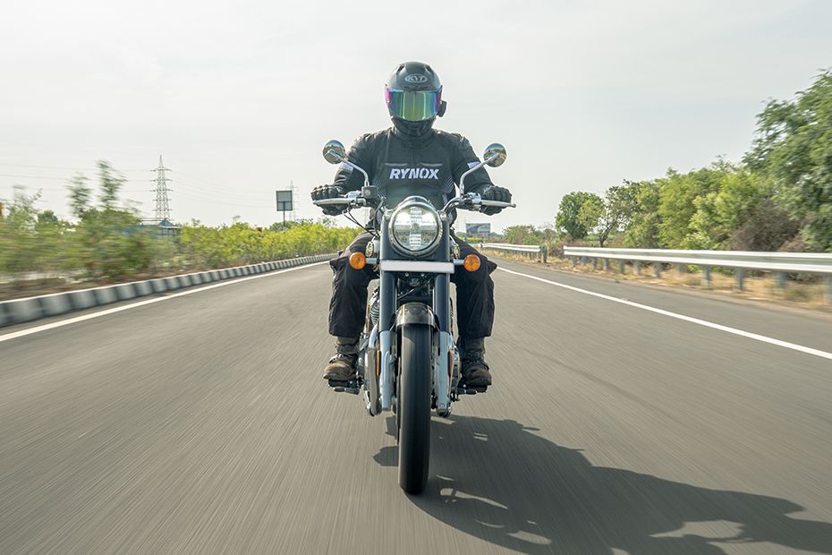 Riding: Front View of Bullet 650