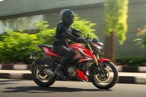 Riding: Side Profile (Right) View Profile View of Pulsar N250