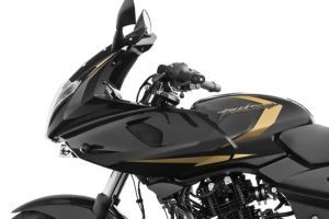 Side Fairing of Pulsar 220 F