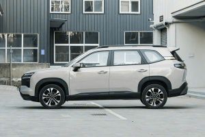 Side Profile View (Left) Image of Starlight 560