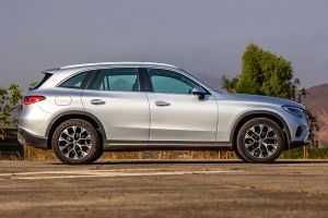 Side Profile View (Right) Image of GLC