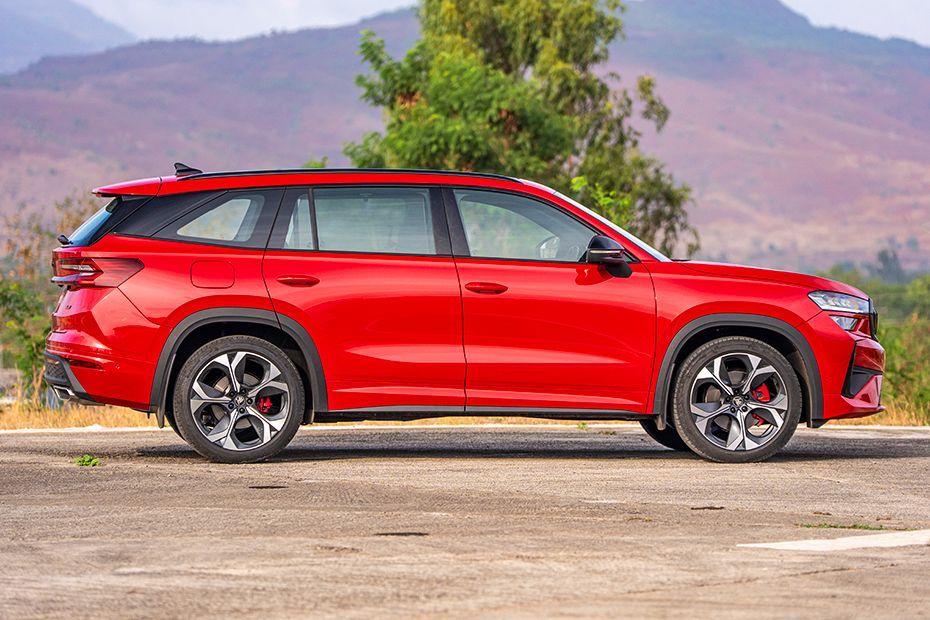 Side Profile View (Right) Image of Kodiaq RS