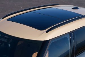 Sunroof (Outside View) Image of Countryman C