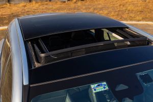 Sunroof (Outside View) Image of GLC