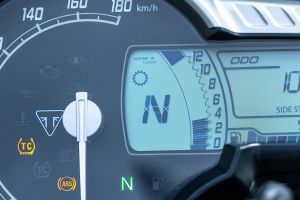 Tachometer of Tracker 400
