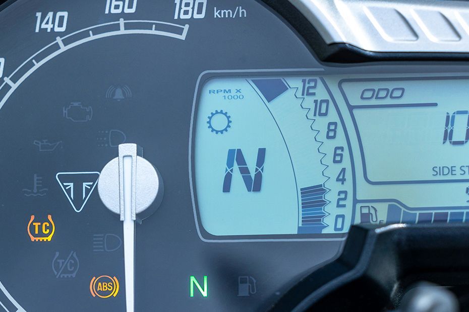 Tachometer of Tracker 400