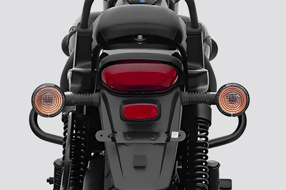 Tail Lamp of Avenger 220 Street
