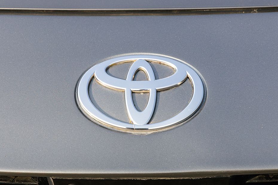 Brand Logo Front Image of Camry