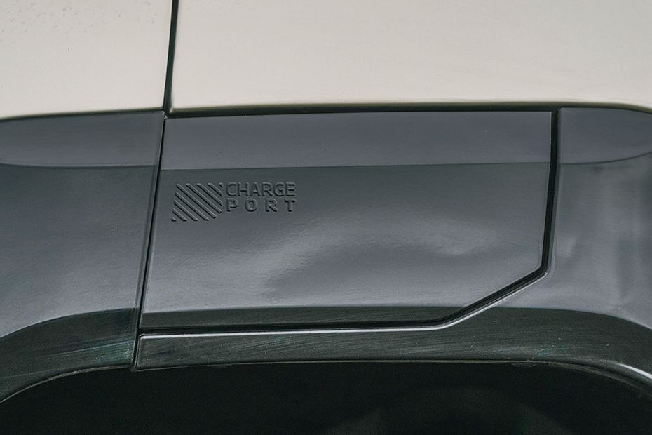 Charging Flap (Closed) Image of BE 6