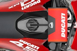 Closed Fuel Lid of Model_