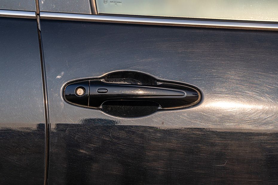 Door handles Image of Hilux