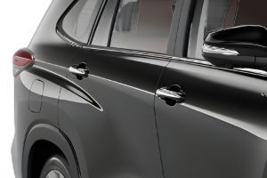 Door handles Image of Innova Hycross