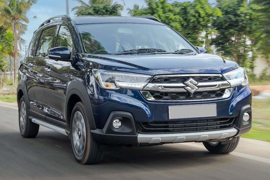 Driving: Front Right Quarter View Image of XL6