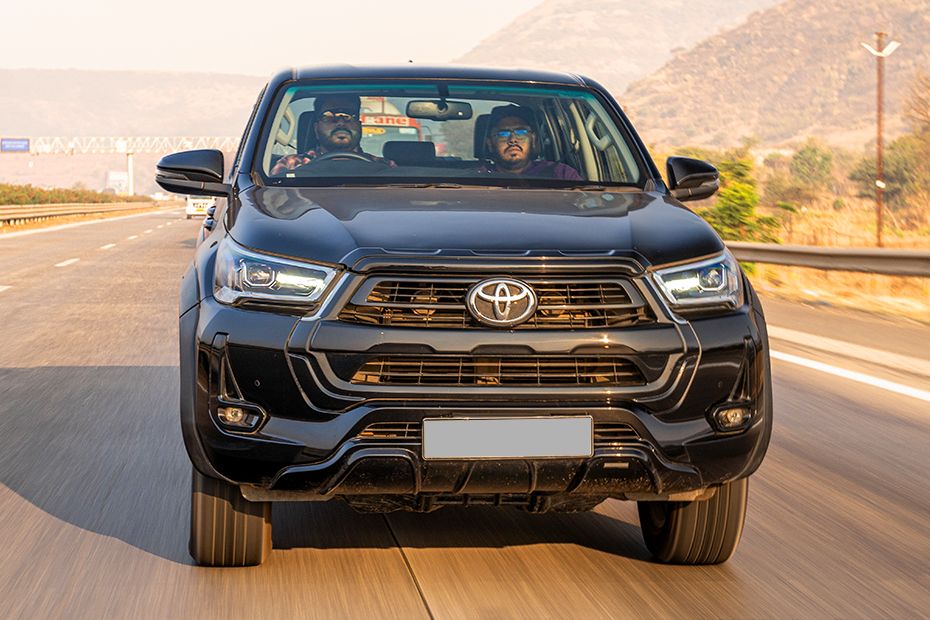 Driving: Front View Image of Hilux