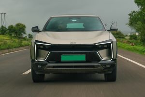Driving: Front View Image of BE 6