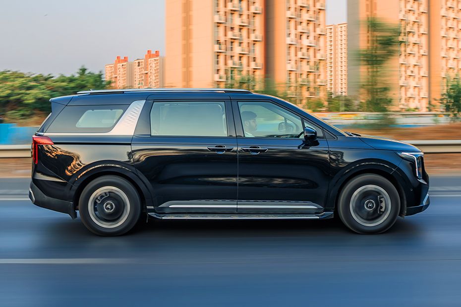 Driving: Side Profile (Right) View Image of Carnival