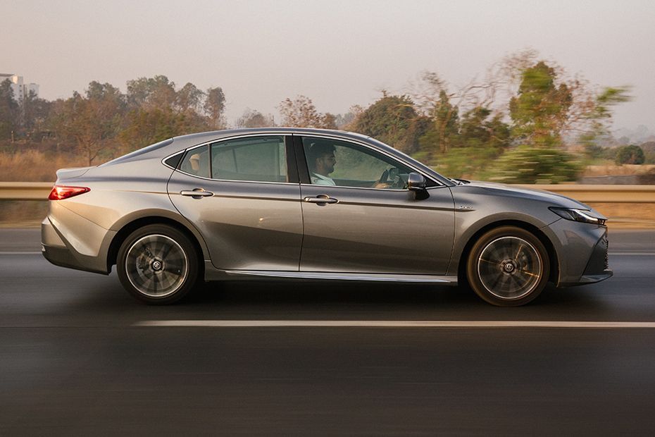 Driving: Side Profile Right View Image of Camry