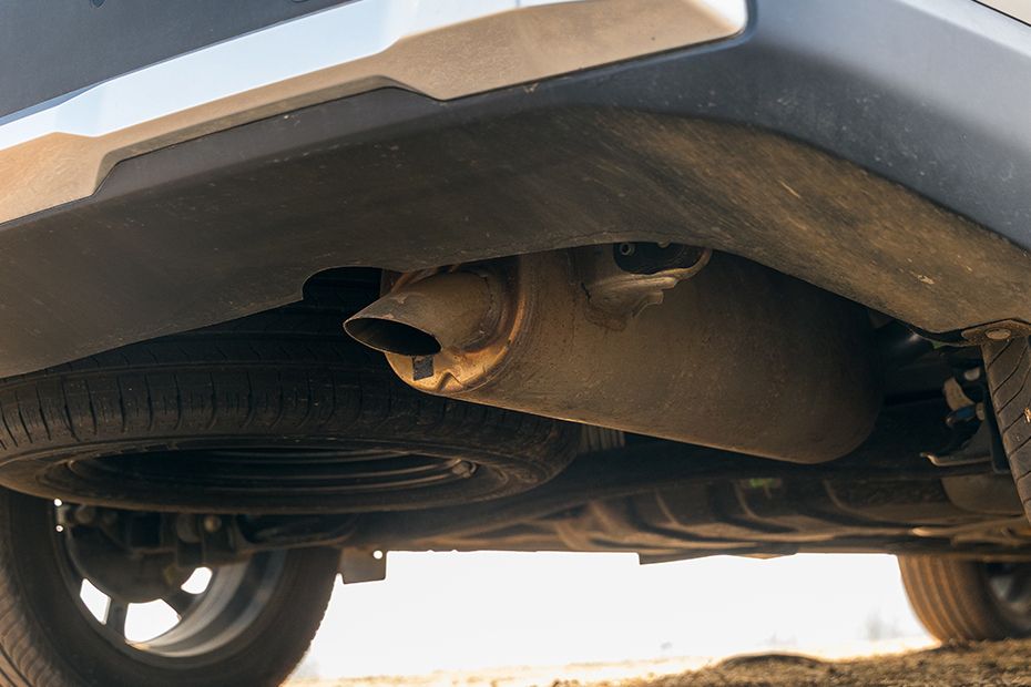 Exhaust Pipe Image of Carens Clavis