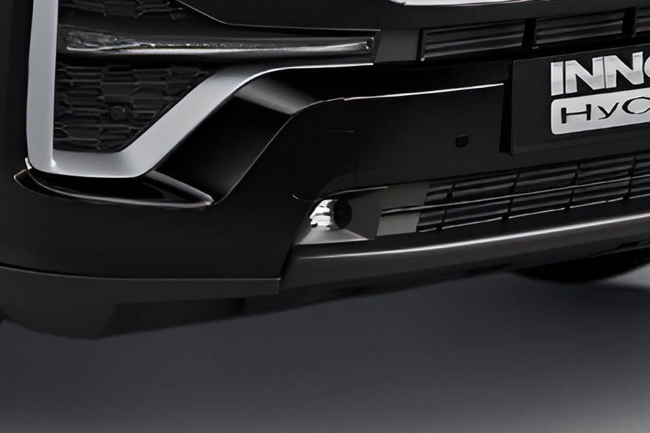 Fog lamp Image of Innova Hycross