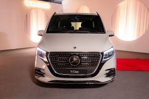 Front Image of V-Class Extra LWB