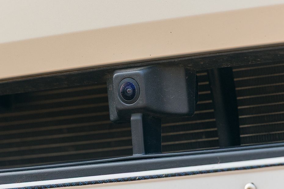 Front 360 Degree Camera Image of Carens Clavis