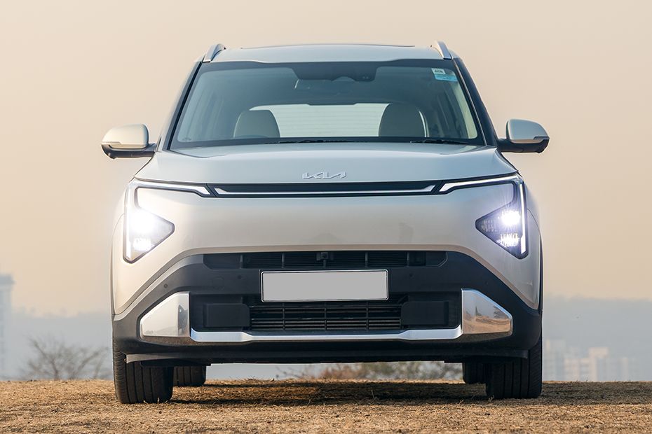 Front Image of Carens Clavis