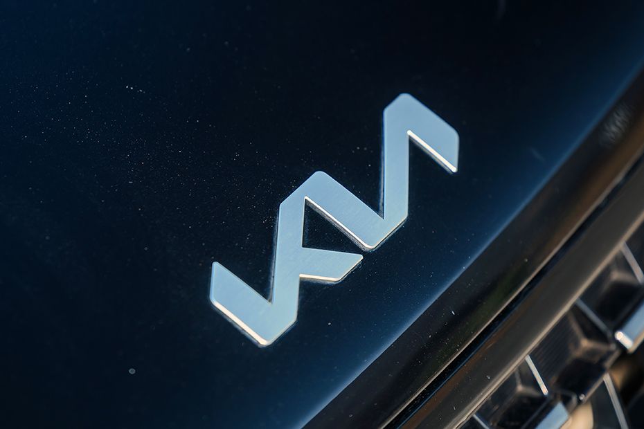 Brand Logo (Front) Image of Carnival