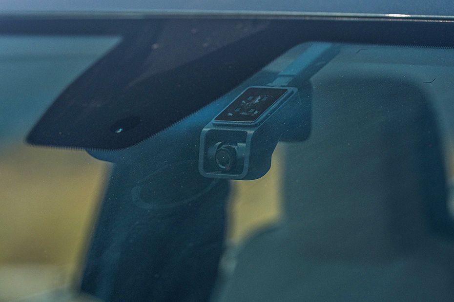 Dashcam (Front) Image of Gravite
