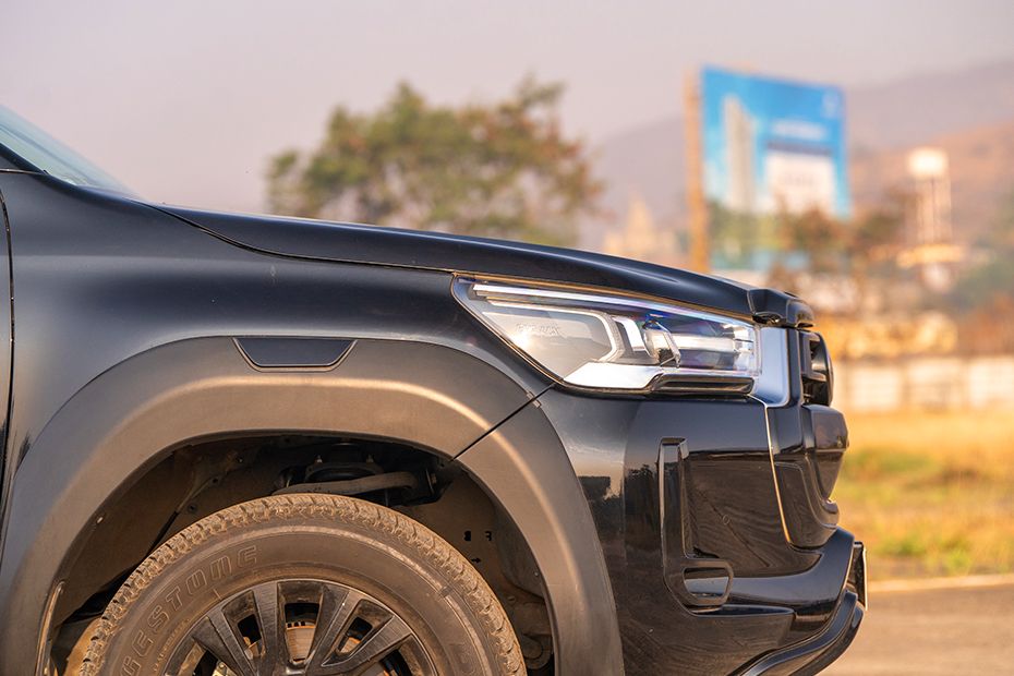 Front Fender Image of Hilux