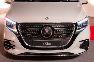 Front Grille Image of V-Class Extra LWB