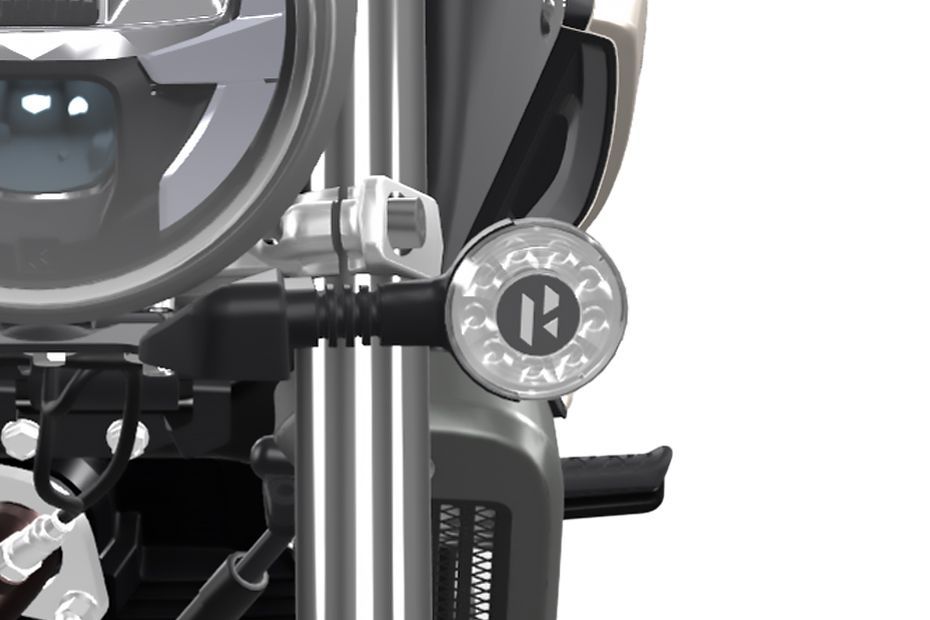 Front Indicator View of Mavrick 440