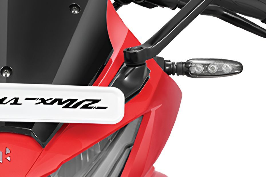 Front Indicator View of Karizma XMR