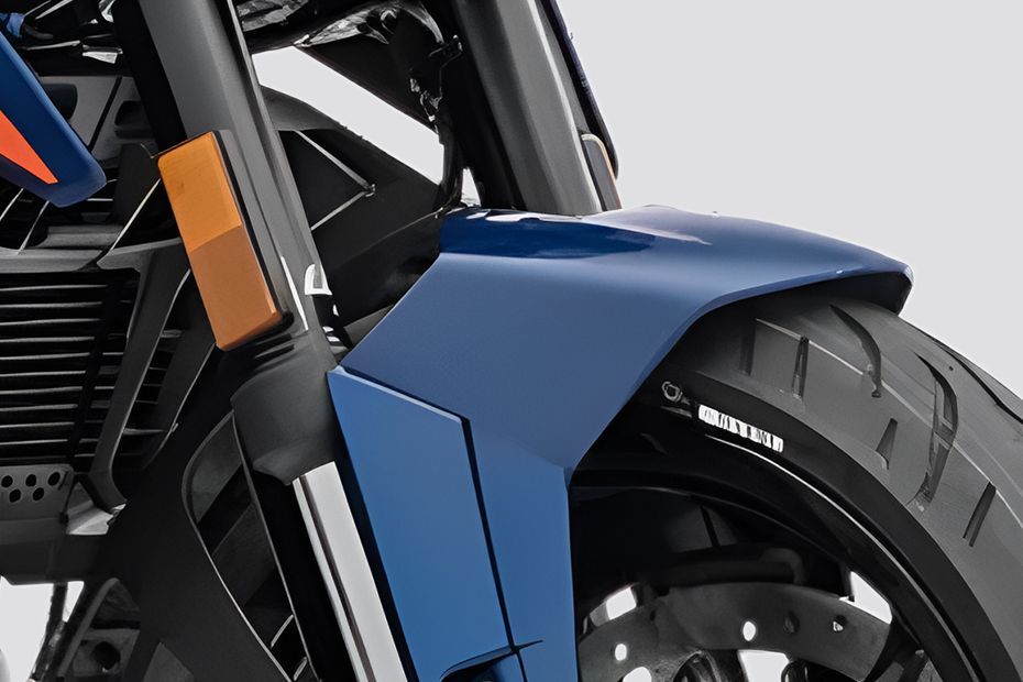 Front Mudguard & Suspension of 200 Duke