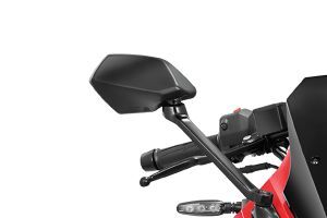 Front of Rear View Mirror of Model_