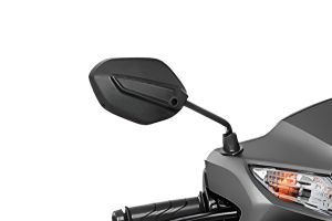 Front of Rear View Mirror of Model_
