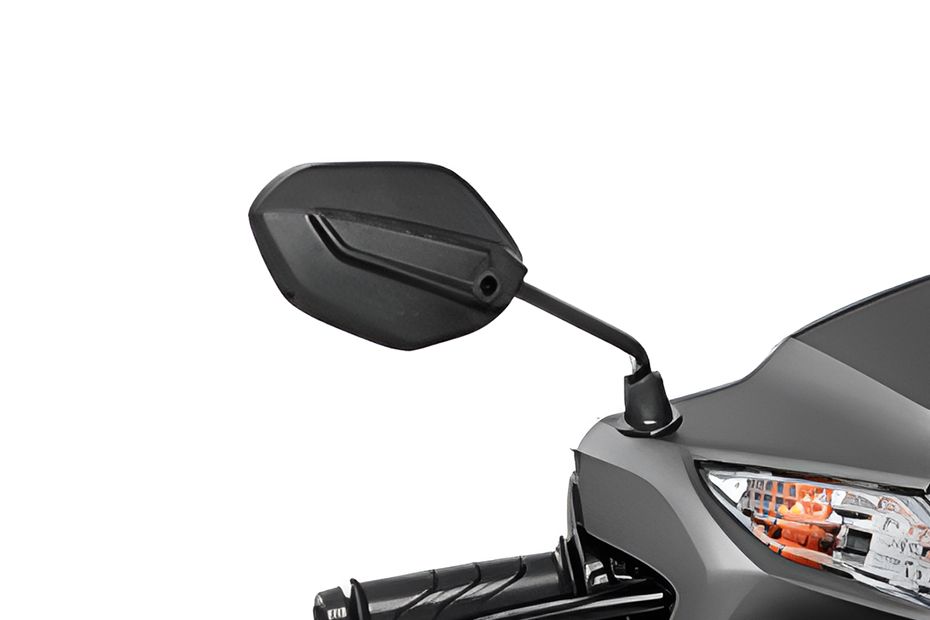 Front of Rear View Mirror of Model_