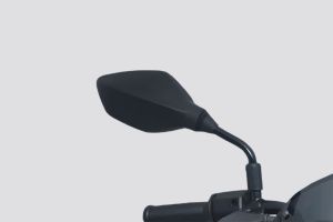 Front of Rear View Mirror of Model_