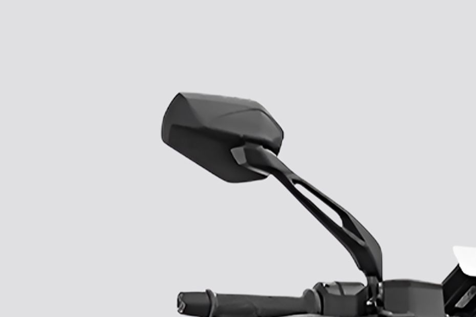 Front of Rear View Mirror of Model_