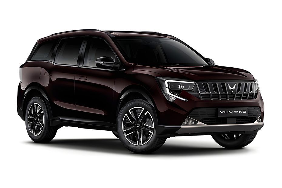 Front Right Quarter View Image of XUV 7XO