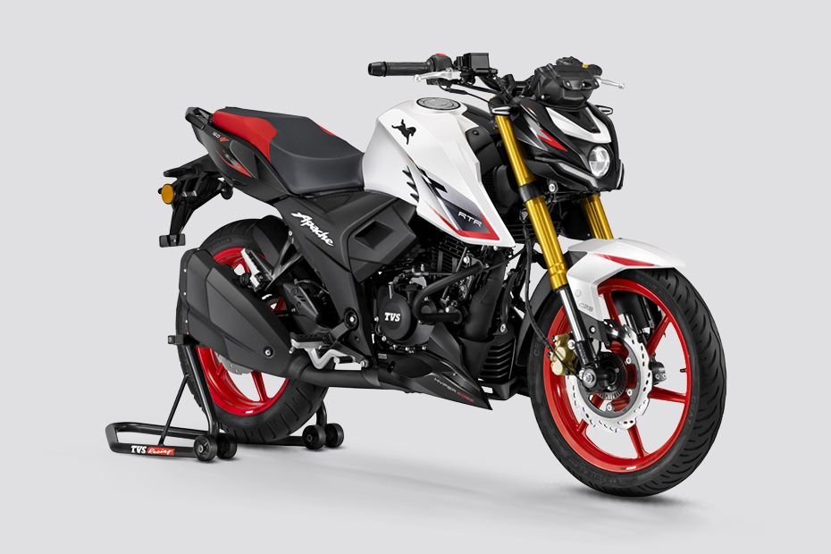 Front Right Quarter View of Apache RTR 160 4V