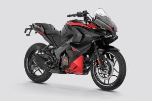 Front Right View of Pulsar RS200