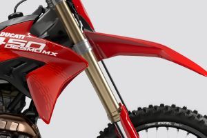 Front Suspension View of Desmo450 MX
