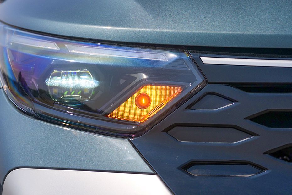 Turn Indicator (Front) Image of Gravite