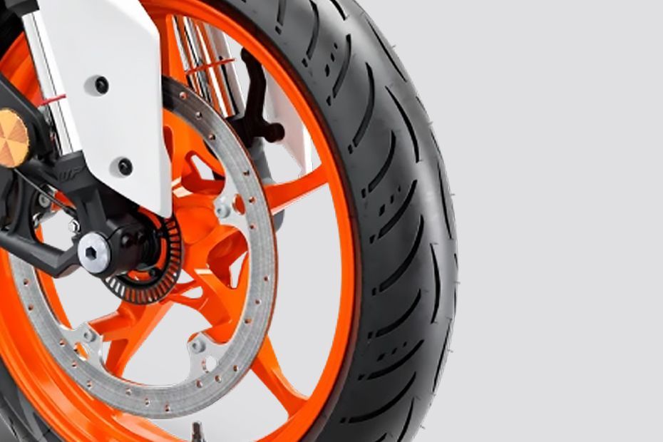 Front Tyre View of 250 Duke